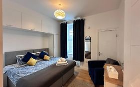 Luxury 1-Bedroom Apartment - Central Dundee